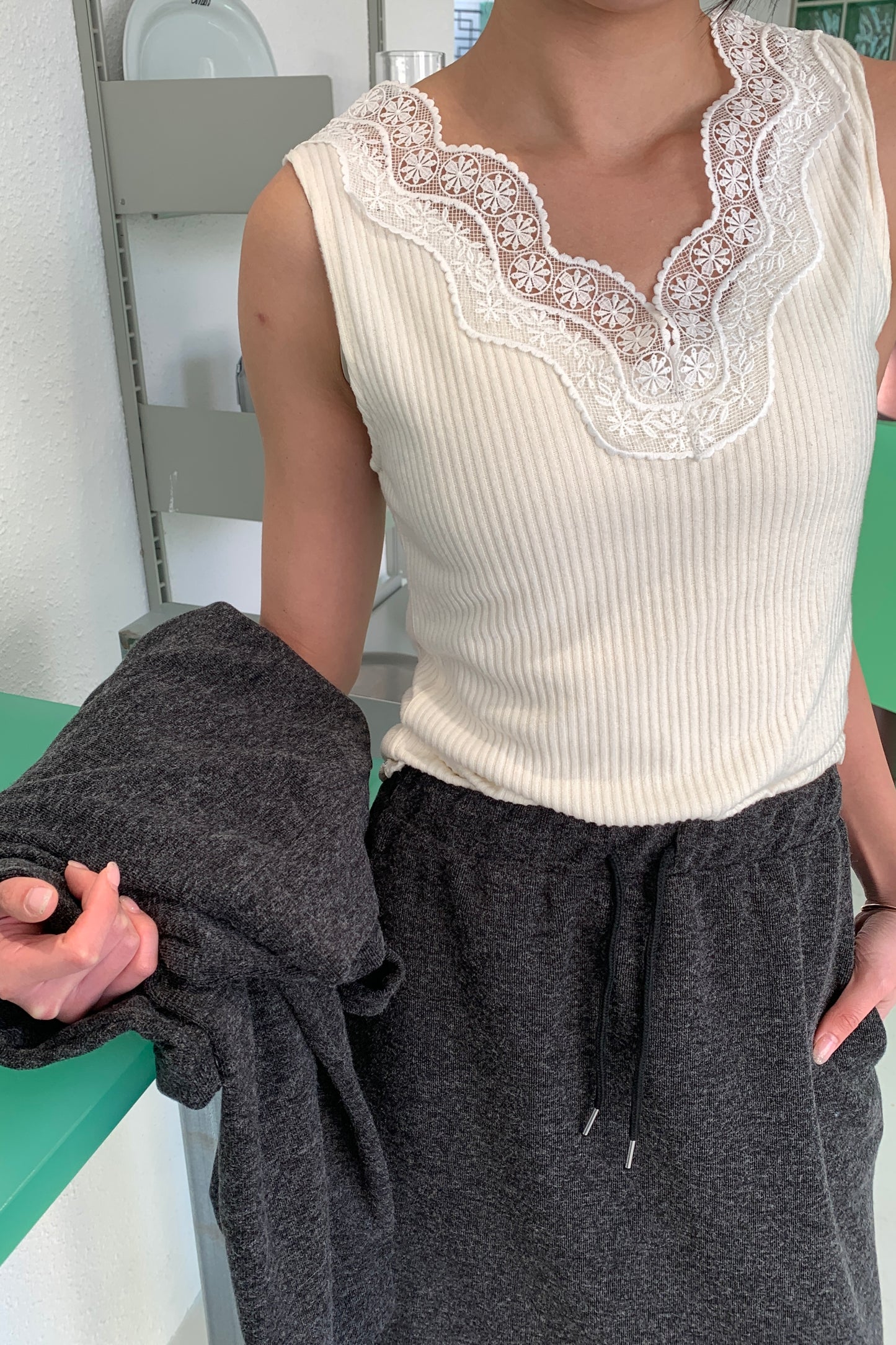 𝐍𝐨𝐯🇰🇷 Lace Trim Top